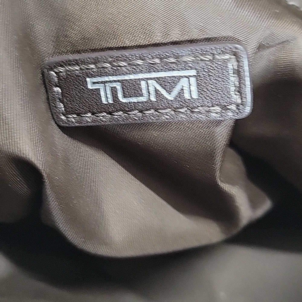 Tumi Olive Green Nylon Crossbody Shoulder Bag - Picture 15 of 16